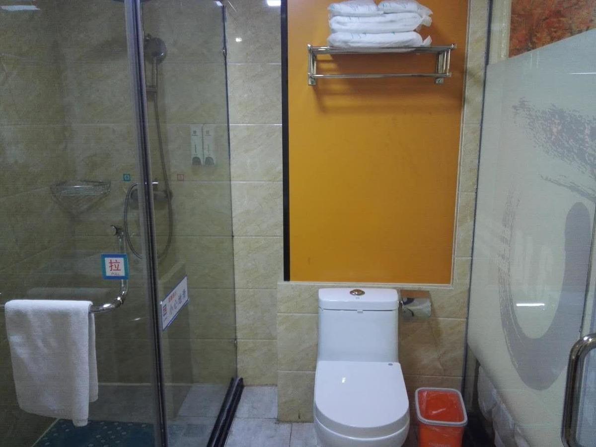 Pai Hotel Chengdu North Railway Station Bagian luar foto